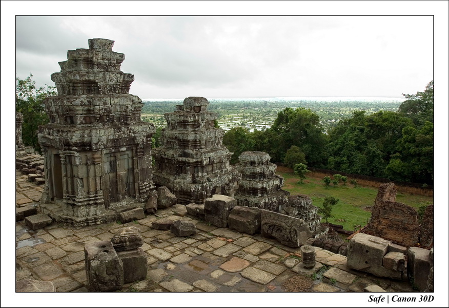 2006 - 07 - Temple angkor - Phnom Bakeng 03